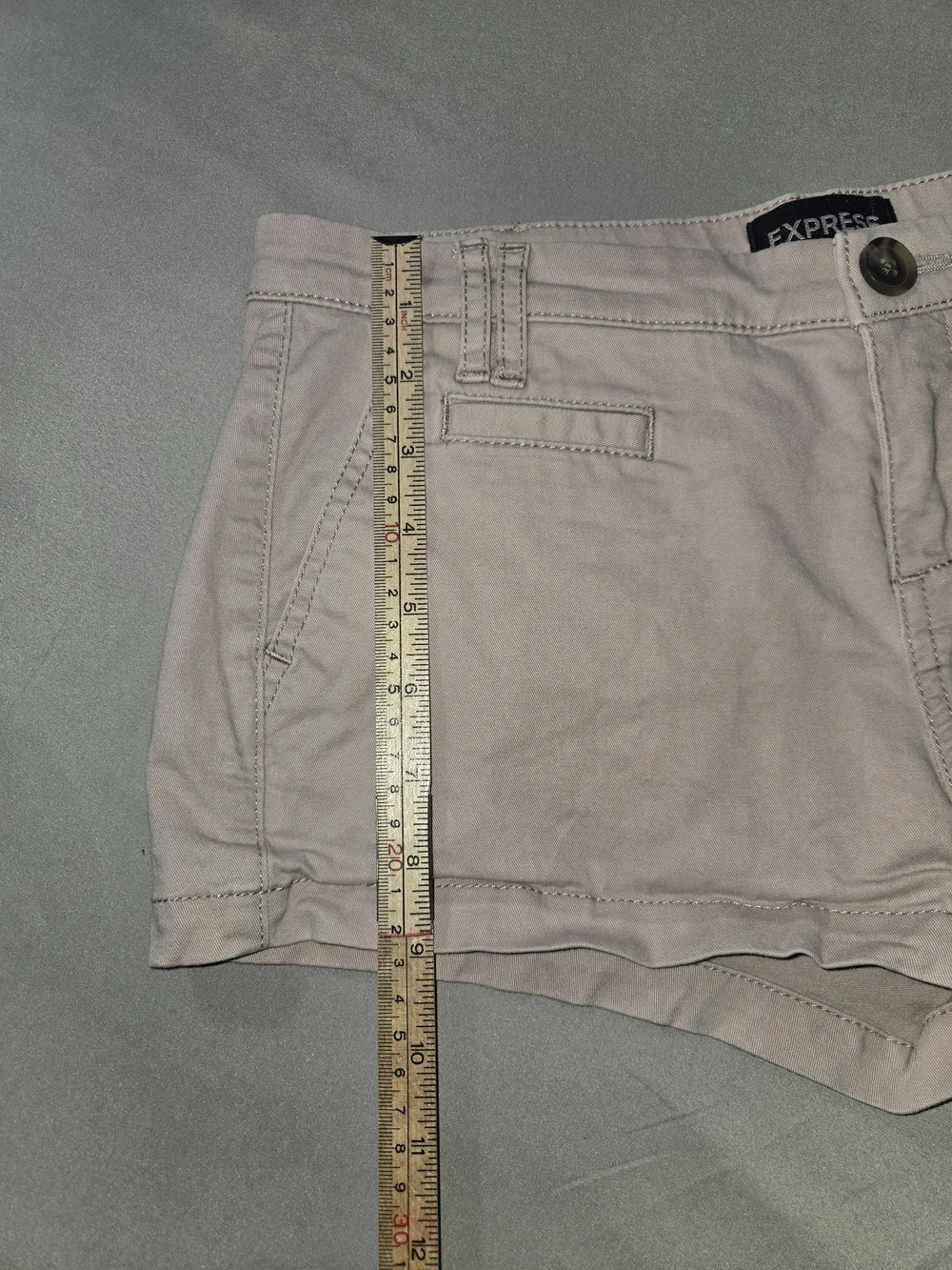 Express Women's Light Pink Chino Shorts - Size 2